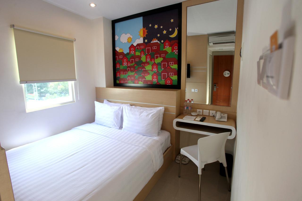 Nite & Day Surabaya - Gunungsari Hotell Exteriör bild