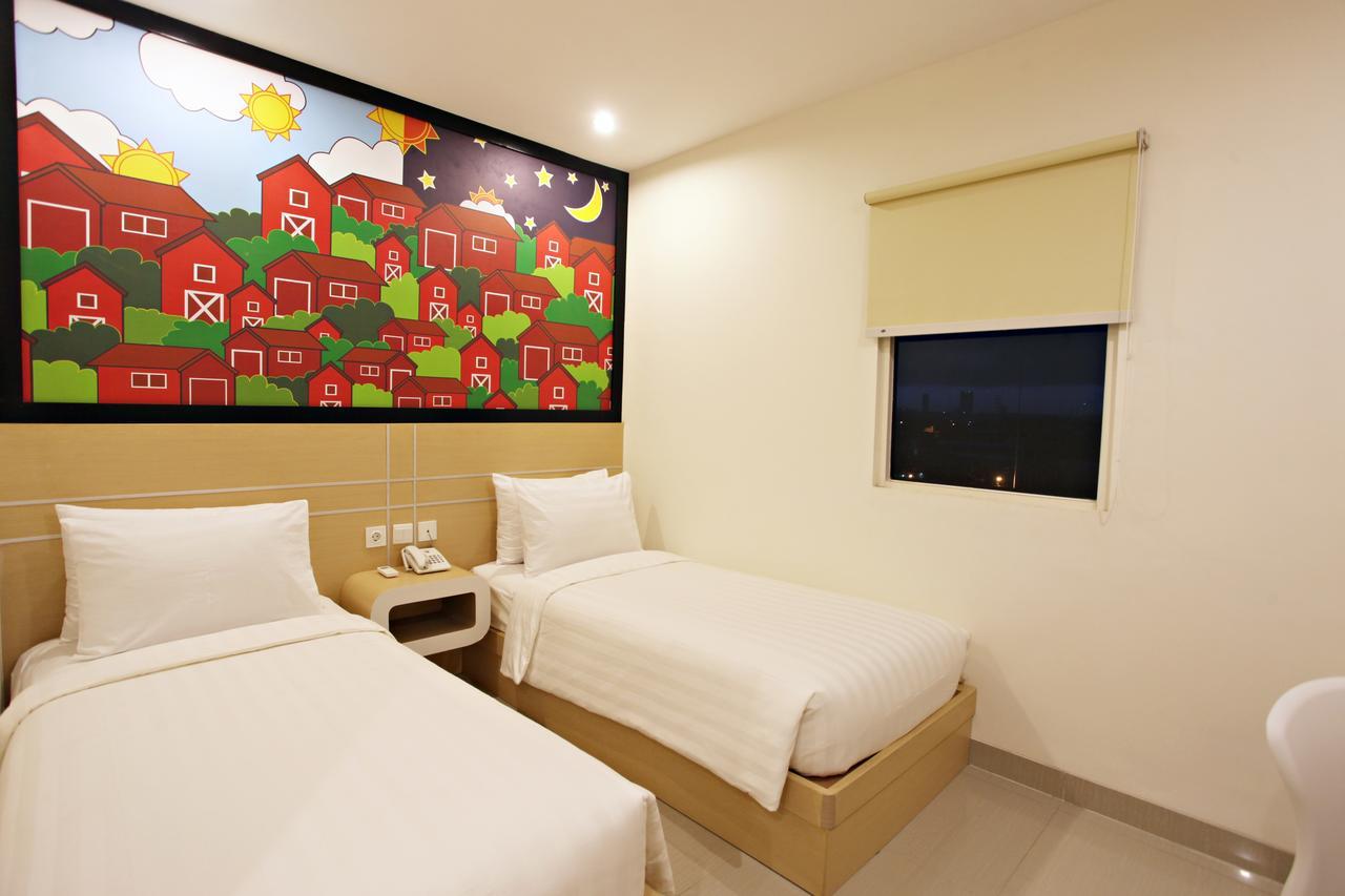 Nite & Day Surabaya - Gunungsari Hotell Exteriör bild
