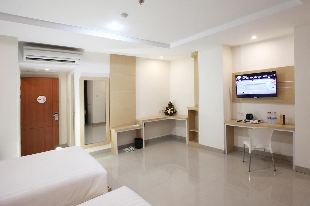 Nite & Day Surabaya - Gunungsari Hotell Exteriör bild