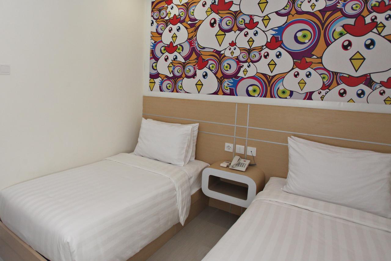 Nite & Day Surabaya - Gunungsari Hotell Exteriör bild